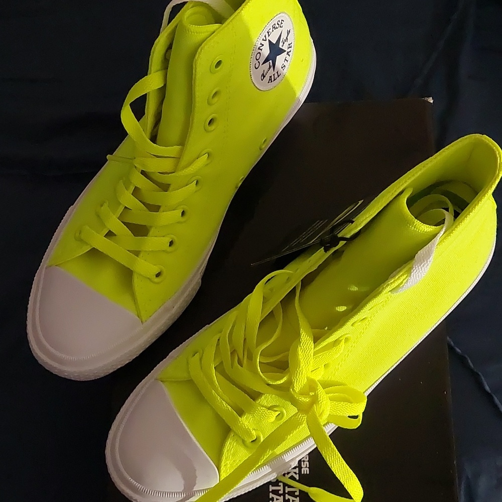 Converse Unisex Chuck Taylor All Star II in Volt